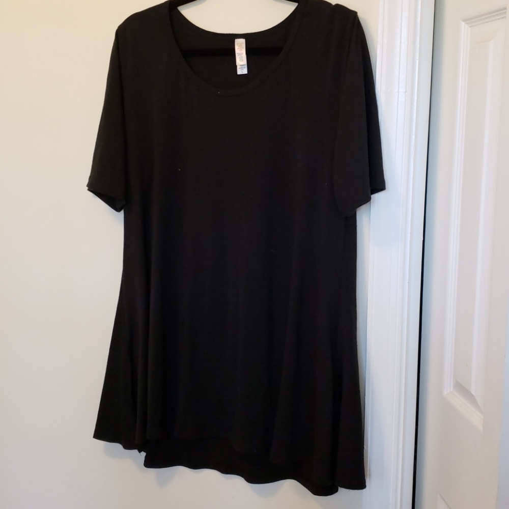 Lularoe black Tee